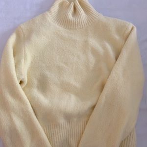 Zara light yellow turtleneck sweater! #zara #sweatee